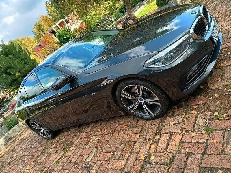 Czarny Używany 2017 BMW 520 Sedan/Limuzyna | 119 000 zł - Obraz 1/4