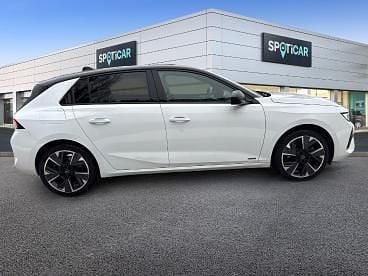 Używany Opel Astra Ultimate 114 kW (156 KM) 2023 Biały Hatchback