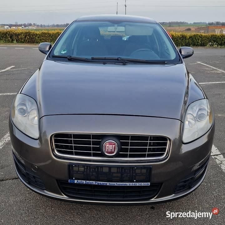 Brązowy Używany 2009 Fiat Croma Kombi | 9800 zł - Obraz 1/4