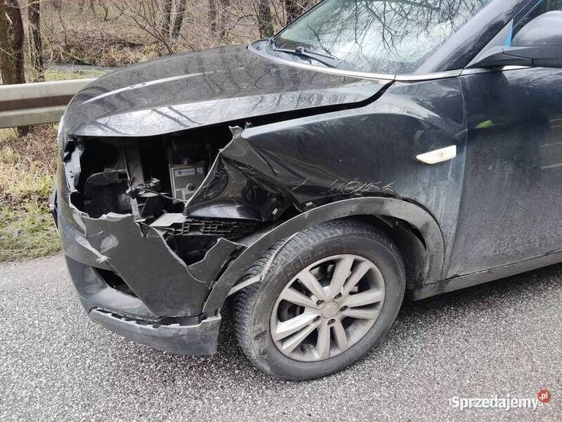 Używany Ssangyong (KGM) Tivoli 128 KM (94 kW) 2016 Czarny SUV