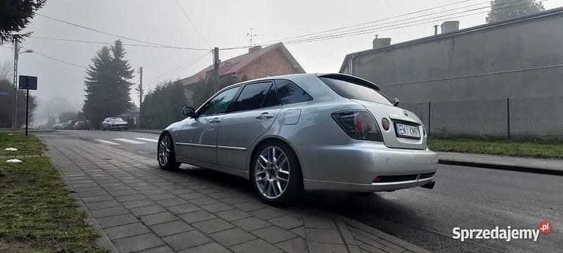 Srebrny Używany 2004 Lexus IS300 Kombi | 23 900 zł - Obraz 1/4