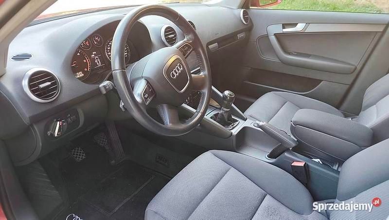 Używany Audi A3 Sportback 2010 Czerwony Hatchback