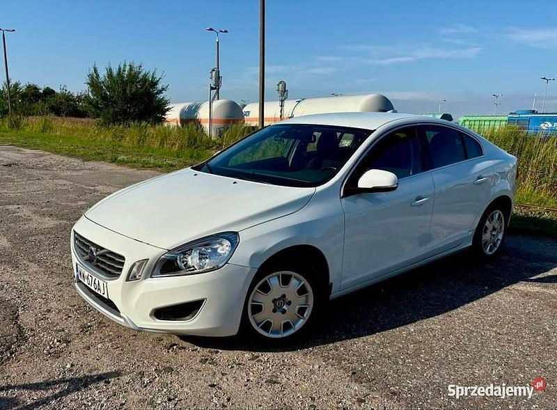 Biały Używany 2012 Volvo S60 Sedan/Limuzyna | 34 000 zł (Uczciwa cena) - Obraz 1/4
