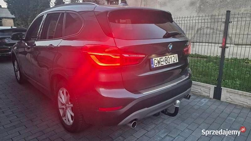 Szary Używany 2017 BMW X1 SUV | 52 000 zł (Super Cena) - Obraz 1/4