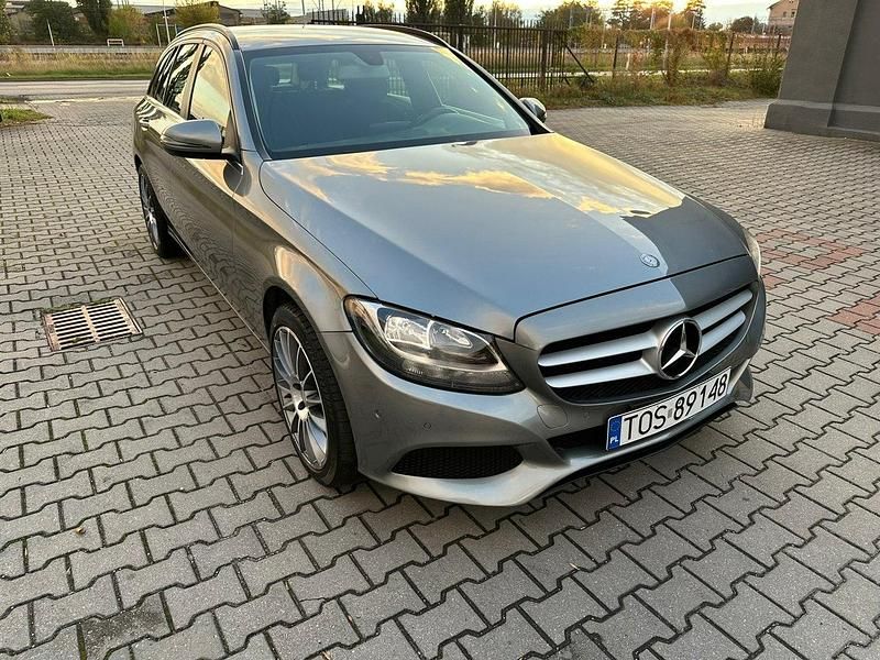 Używany Mercedes C200 136 KM (100 kW) 2016 Szary Sedan/Limuzyna