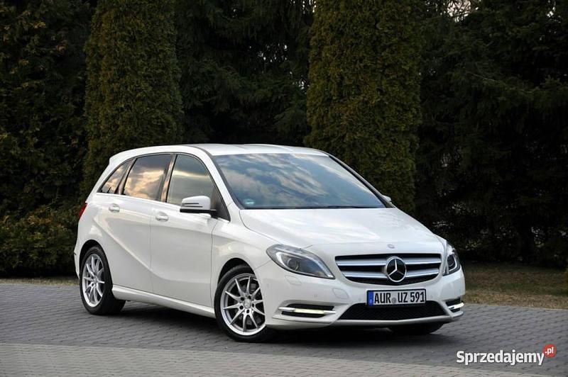 Biały Używany 2014 Mercedes B220 Minivan | 39 900 zł - Obraz 1/4
