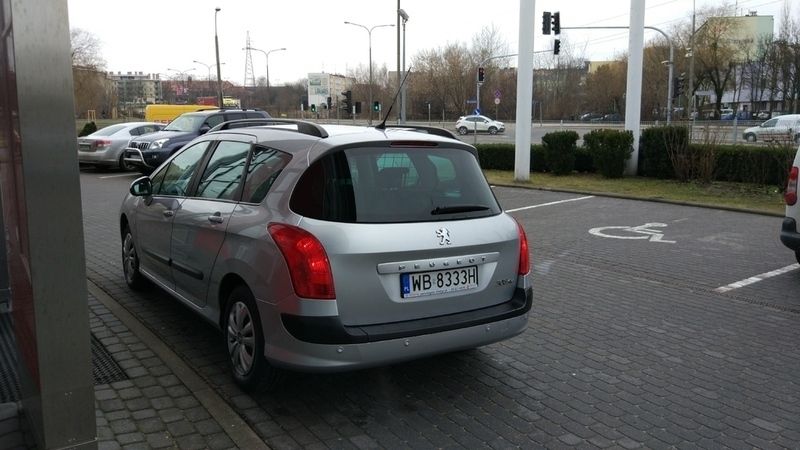 Używany Peugeot 308 120 KM (88 kW) 2009 Srebrny Sedan/Limuzyna