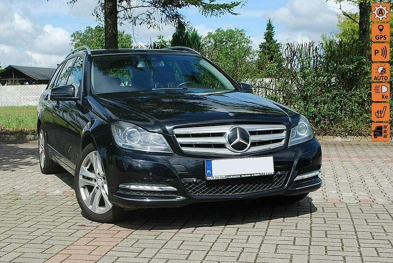 Czarny (metalik) Używany 2012 Mercedes C250 Kombi | 45 900 zł - Obraz 1/4