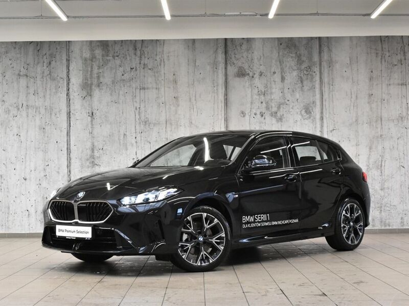Czarny szafir metalizowany Używany 2024 BMW 118 Shadowline Hatchback | 138 700 zł (Drogi) - Obraz 1/3