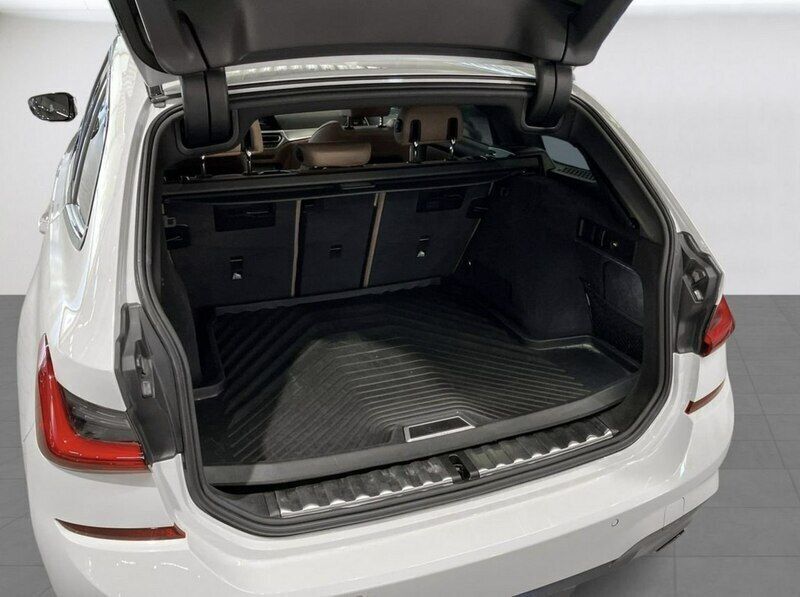 Używany BMW 330 M Sport 258 KM (189 kW) 2021 Biały Kombi