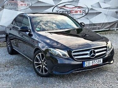 Czarny Używany 2018 Mercedes E220 Sedan/Limuzyna | 139 000 zł - Obraz 1/4
