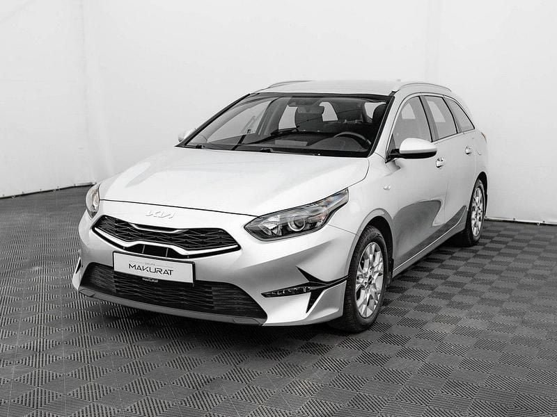 Używany Kia Ceed 160 KM (117 kW) 2022 Srebrny Hatchback
