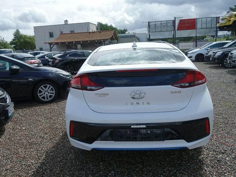 Używany Hyundai Ioniq 105 KM (77 kW) 2017 Biały Hatchback