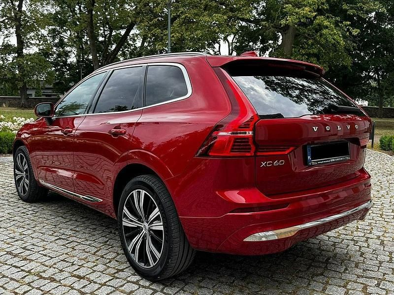 Używany Volvo XC60 197 KM (144 kW) 2022 Czerwony (metalik, perła) SUV