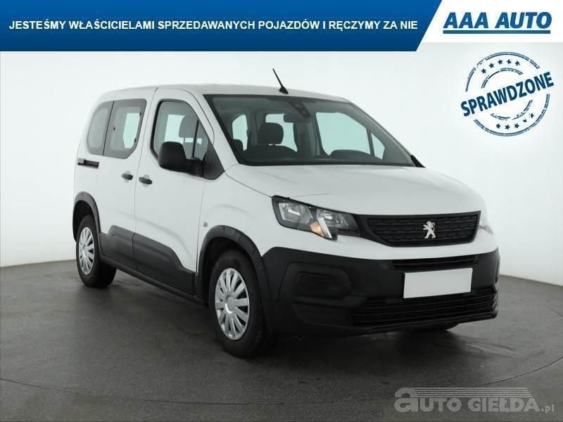 Biały Używany 2020 Peugeot Rifter Minivan | 46 999 zł (Uczciwa cena) - Obraz 1/4