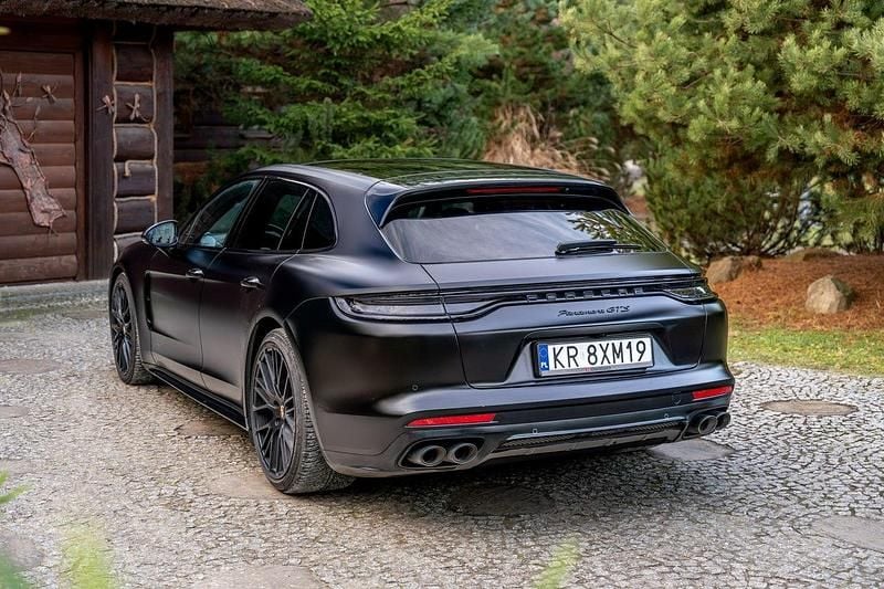 Używany Porsche Panamera Sport Turismo 480 KM (353 kW) 2021 Czarny Kombi