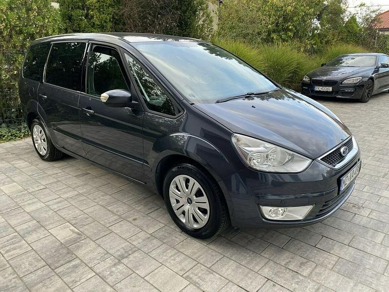 Szary Używany 2009 Ford Galaxy Minivan | 8900 zł - Obraz 1/4