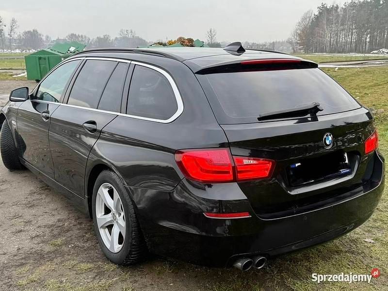 Używany BMW 520 2010 Czarny Kombi