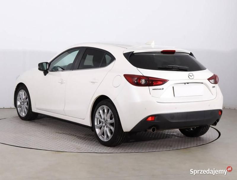 Używany Mazda 3 2016 Biały Hatchback
