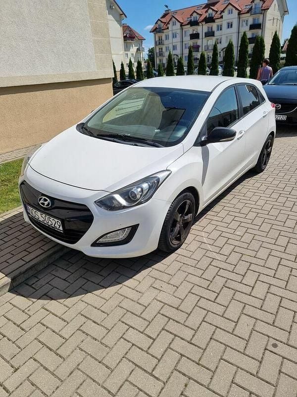 Biały Używany 2013 Hyundai i30 Hatchback | 24 900 zł (Dobra cena) - Obraz 1/4