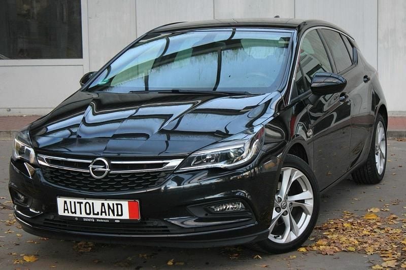 Czarny Używany 2016 Opel Astra Edition Hatchback | 43 444 zł (Dość drogi) - Obraz 1/4