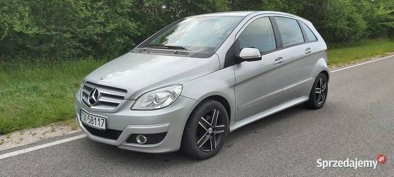 Srebrny Używany 2010 Mercedes B180 Minivan | 17 900 zł (Uczciwa cena) - Obraz 1/4