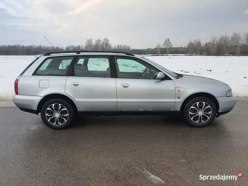 Używany Audi A4 1997 Srebrny Kombi