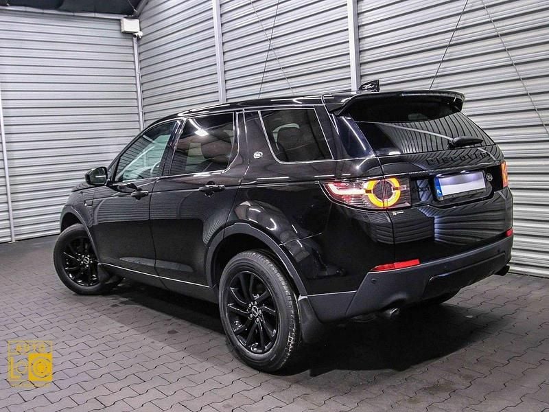 Używany Land Rover Discovery Sport 240 KM (176 kW) 2018 Czarny (metalik) SUV