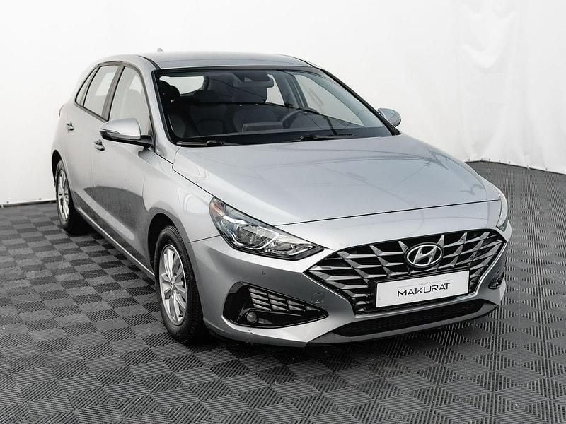 Używany Hyundai i30 120 KM (88 kW) 2022 Srebrny (metalik) Hatchback