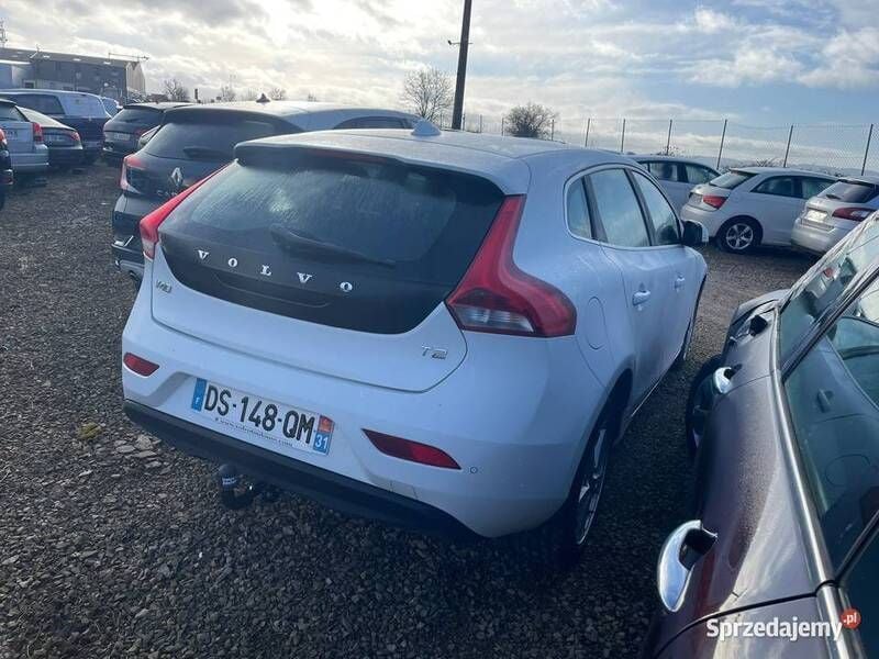 Biały Używany 2015 Volvo V40 Kombi | 26 400 zł - Obraz 1/4