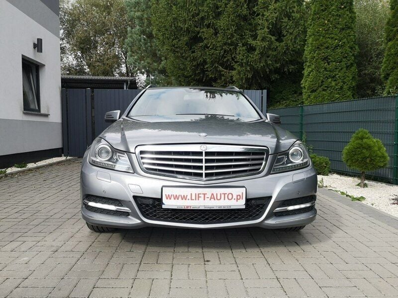 Używany Mercedes C200 Elegance 184 KM (135 kW) 2012 Inny (metalik) Kombi