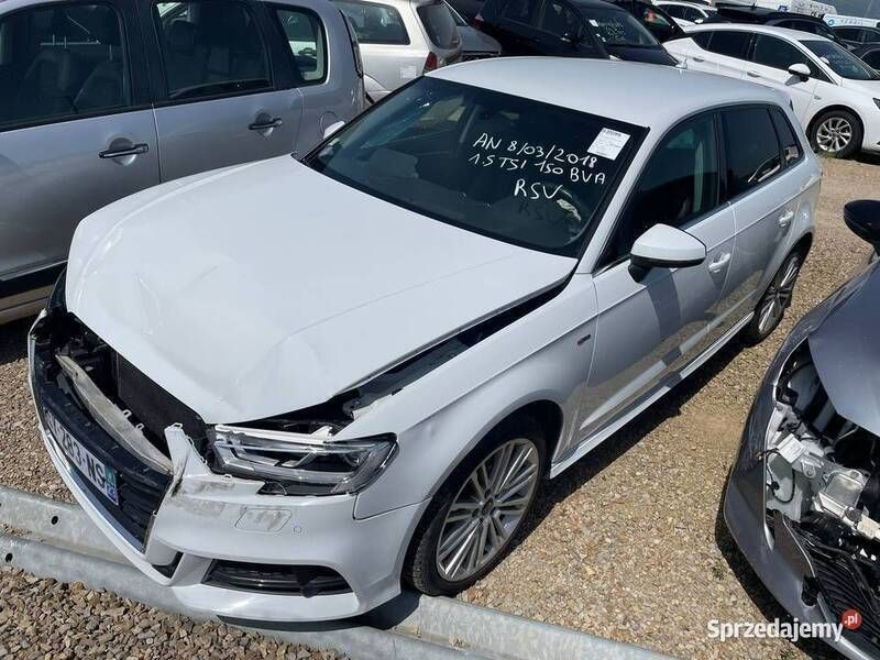 Biały Używany 2018 Audi A3 Sportback S-Line Hatchback | 39 500 zł - Obraz 1/4