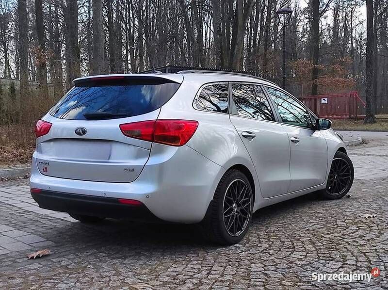 Używany Kia Ceed 2014 Srebrny Hatchback