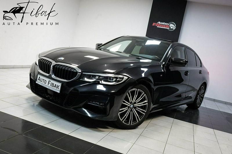 Czarny Używany 2019 BMW 330 Sedan/Limuzyna | 122 900 zł (Dość drogi) - Obraz 1/4