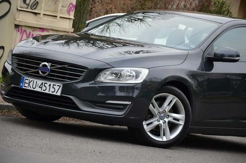 Używany Volvo V60 114 KM (83 kW) 2013 Inny kolor Kombi