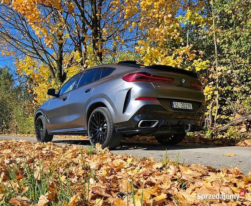 Używany 2020 BMW X6 M50 Shadowline SUV | 292 000 zł - Obraz 1/4