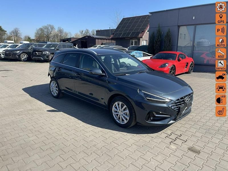 Niebieski ciemny (metalik) Używany 2024 Hyundai i30 Kombi | 36 900 zł - Obraz 1/4