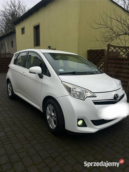 Używany Toyota Verso-S 2011 Minivan