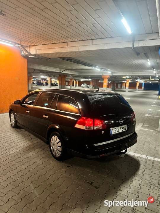 Czarny Używany 2008 Opel Vectra Kombi | 8000 zł (Uczciwa cena) - Obraz 1/4