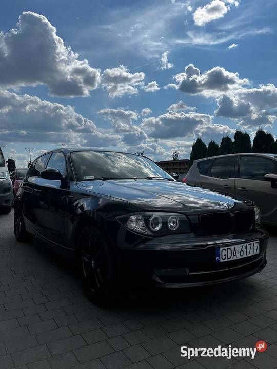 Czarny Używany 2007 BMW 118 Hatchback | 15 000 zł (Uczciwa cena) - Obraz 1/4