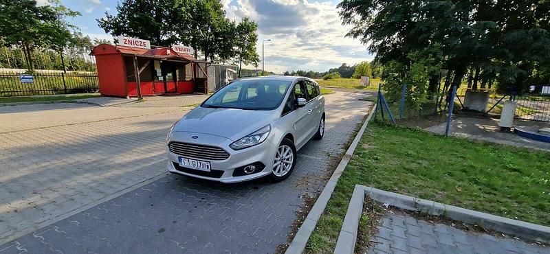 Używany Ford S-MAX S 2015 Srebrny Minivan
