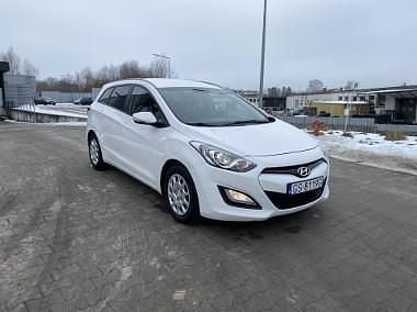 Używany Hyundai i30 90 KM (66 kW) 2014 Biały Kombi