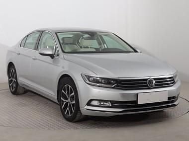 Srebrny Używany 2018 VW Passat Sedan/Limuzyna | 65 999 zł (Uczciwa cena) - Obraz 1/4