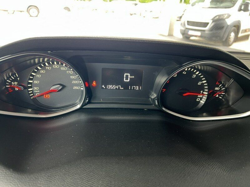 Używany Peugeot 308 130 KM (95 kW) 2015 Szary Kombi