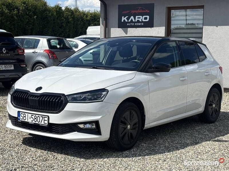 Biały Używany 2023 Skoda Fabia Hatchback | 69 990 zł - Obraz 1/4