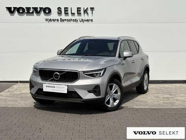 Srebrny Używany 2024 Volvo XC40 SUV | 144 900 zł (Super Cena) - Obraz 1/3