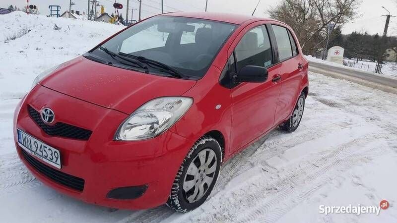 Czerwony Używany 2009 Toyota Yaris Hatchback | 11 900 zł (Super Cena) - Obraz 1/4