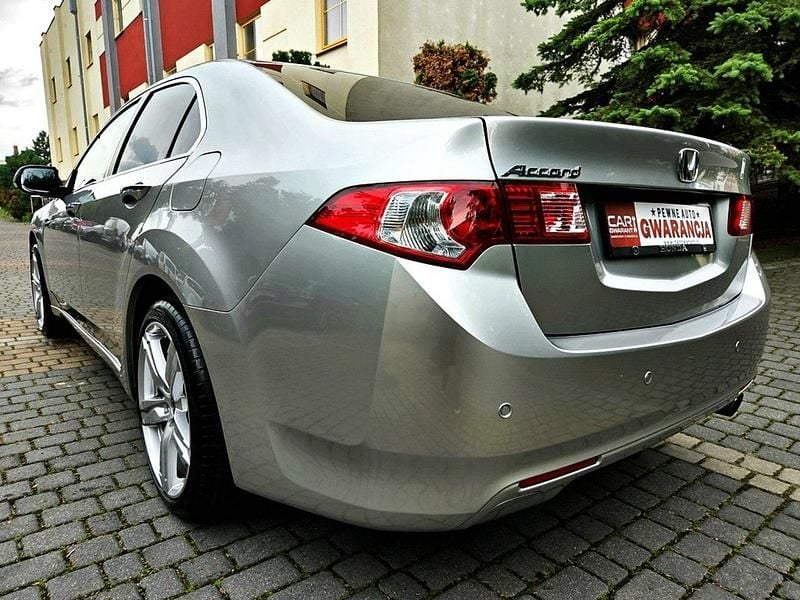 Używany Honda Accord 156 KM (114 kW) 2010 Inny (metalik) Sedan/Limuzyna