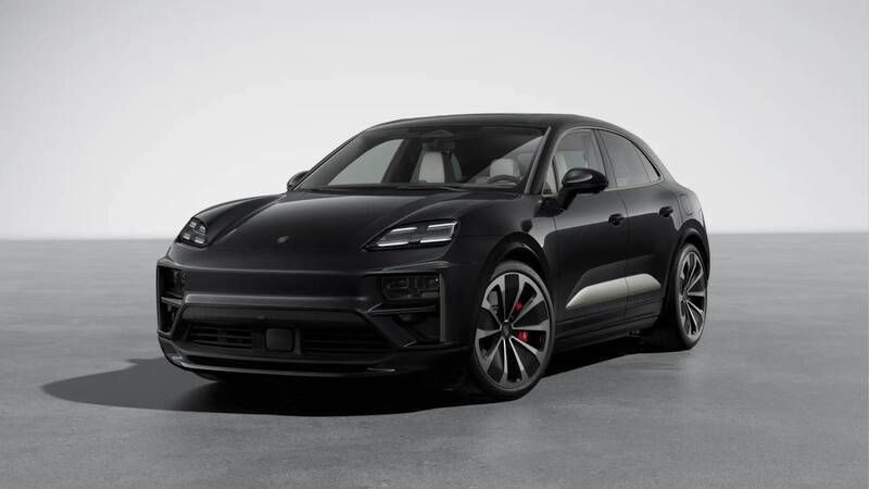 Jet black metallic Nowe 2024 Porsche Macan Turbo SUV | 574 822 zł - Obraz 1/4