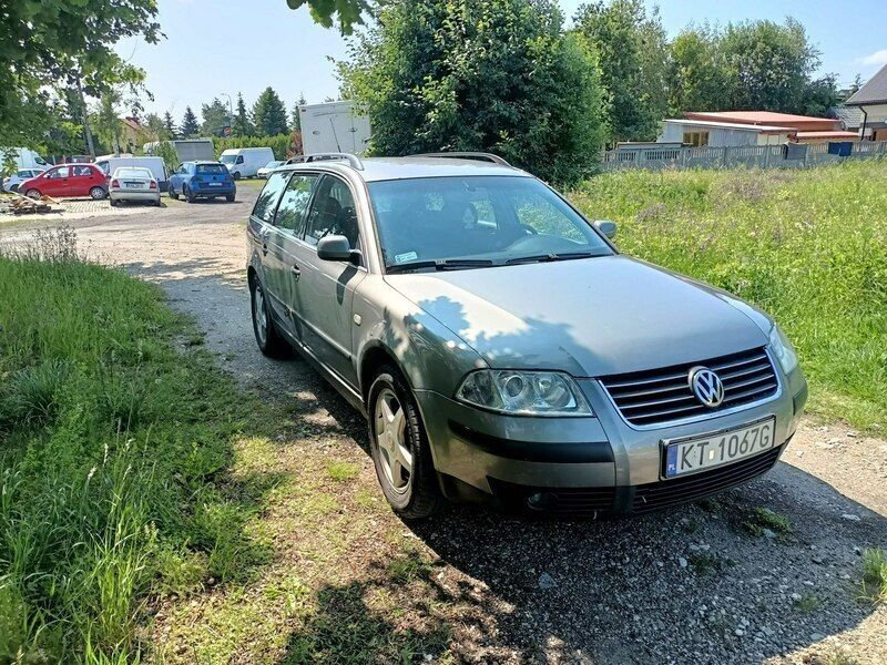 Srebrny Używany 2003 VW Passat Kombi | 5500 zł (Dobra cena) - Obraz 1/4